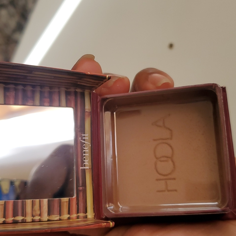 Makeup - Picture 7 of 7